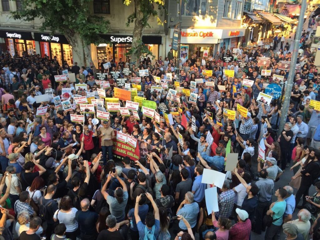 Açlık grevinin 107. günündeki Gülmen ve Özakça için Kadıköy’de destek eylemi