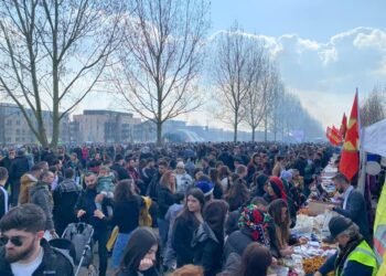 Londra’da 10 bin kişiyle görkemli Newroz kutlaması